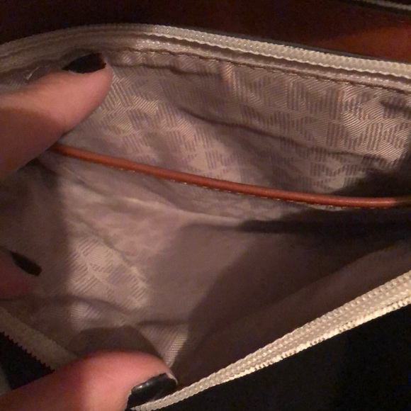 Michael Kors cross body purse - Picture 5 of 8